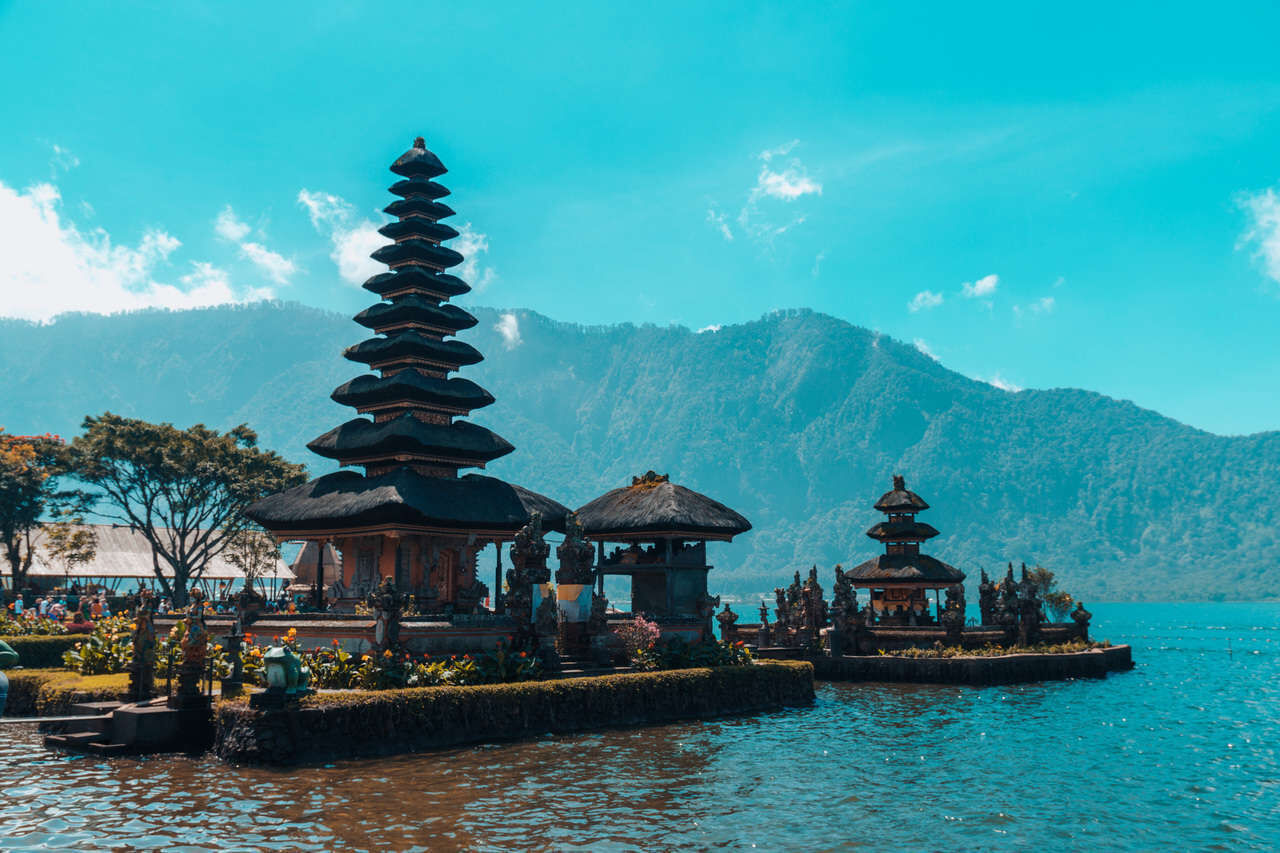 Capture the timeless beauty of Indonesia’s historical heritage